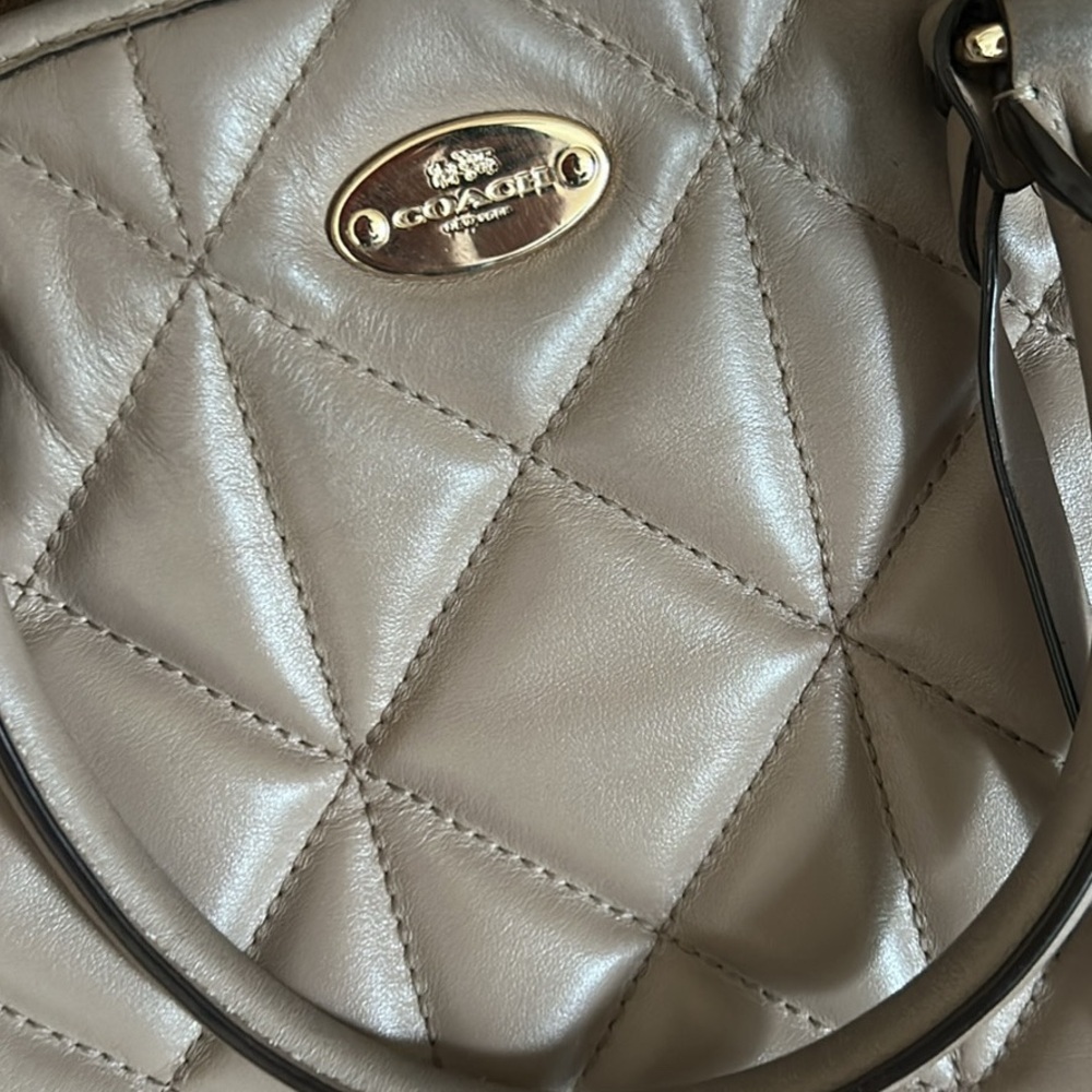 Coach SMALL TAUPE MARGOT CARRYALL IN QUILTED LEATHER Crossbody Bag - Picture 3 of 10